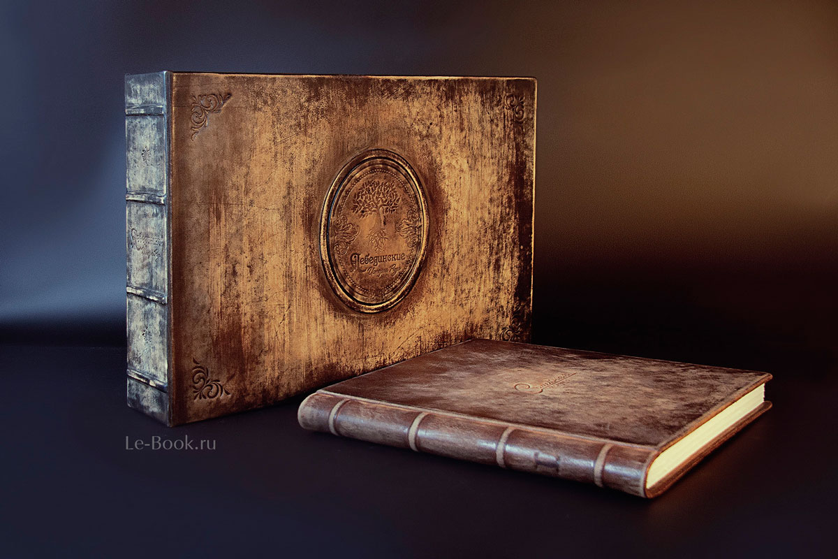 образцы фотокниг в состаренной натуральной коже книга рода
